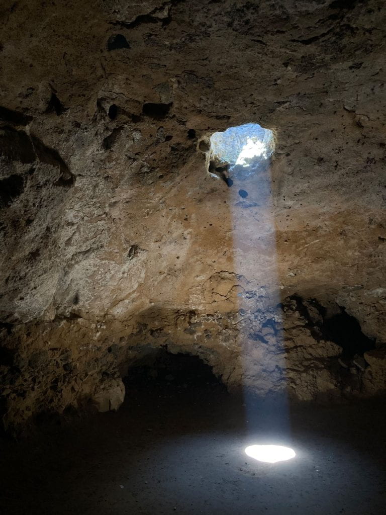 Untitled 1 by Damun Jawanrudi, image of light coming through a hole